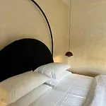 Prestigious Apartment In Repubblica